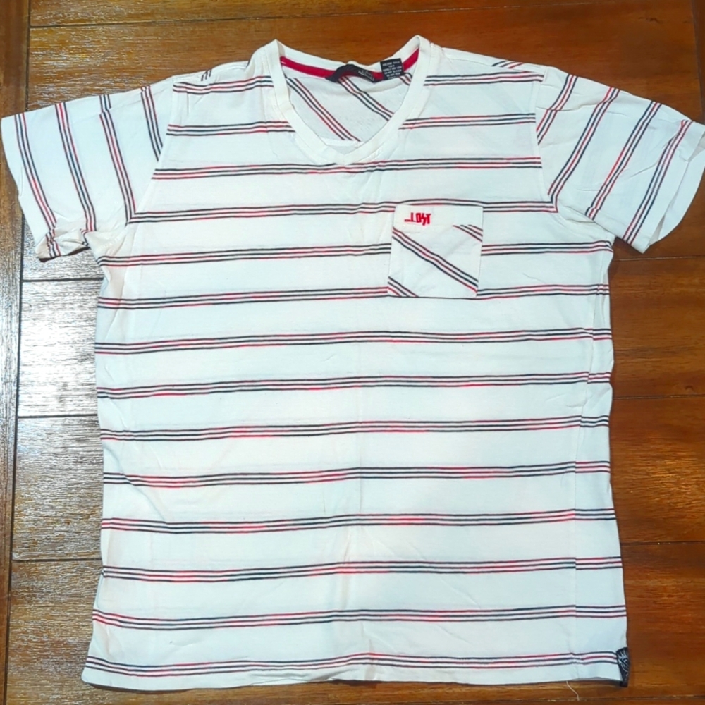 LOST surf v-neck pocket tee